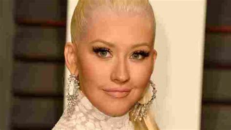 christina aguilera brust op|Why Christina Aguilera Is Honest and Open About Her Cosmetic。